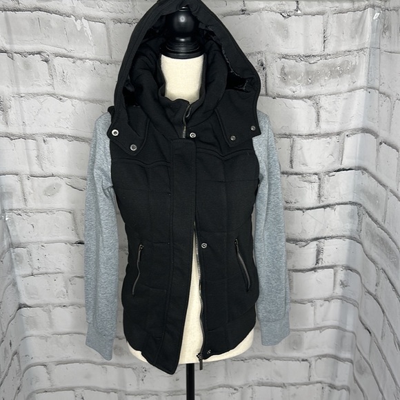 Yoki Jackets & Blazers - Yoki Black & Gray Sweatshirt Vest Jacket Zipper Snap Hooded 2 Tone Size Medium